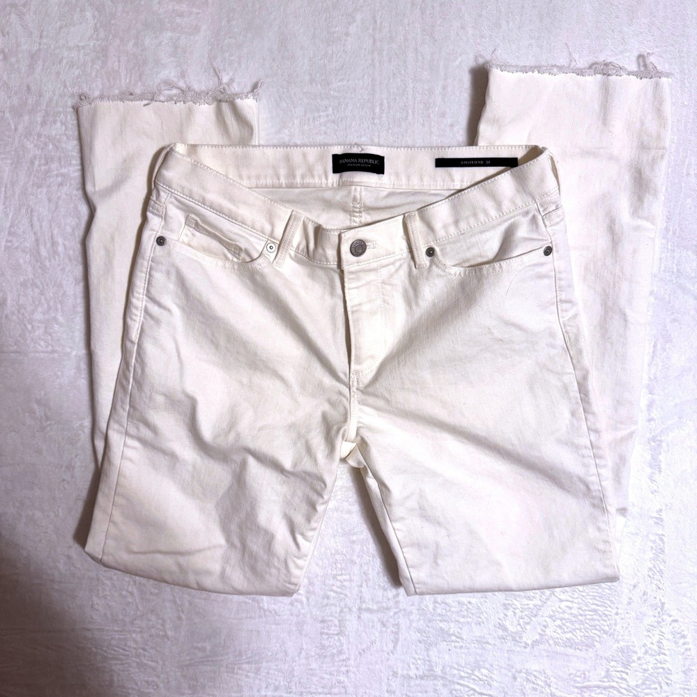 Banana Republic Premium Denim Girlfriend Jeans White Raw Hem Size 28 Mid Rise